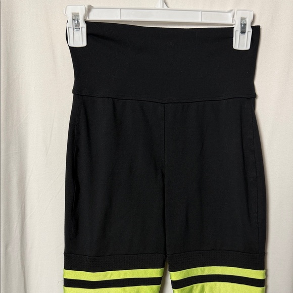 Bombshell Sportswear Black and Yellow High Waist Leggings Size XXS - Picture 3 of 10
